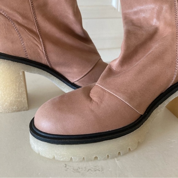 NWOB Free People Jack Zip Taupe Leather Heeled Boots - Picture 2 of 8